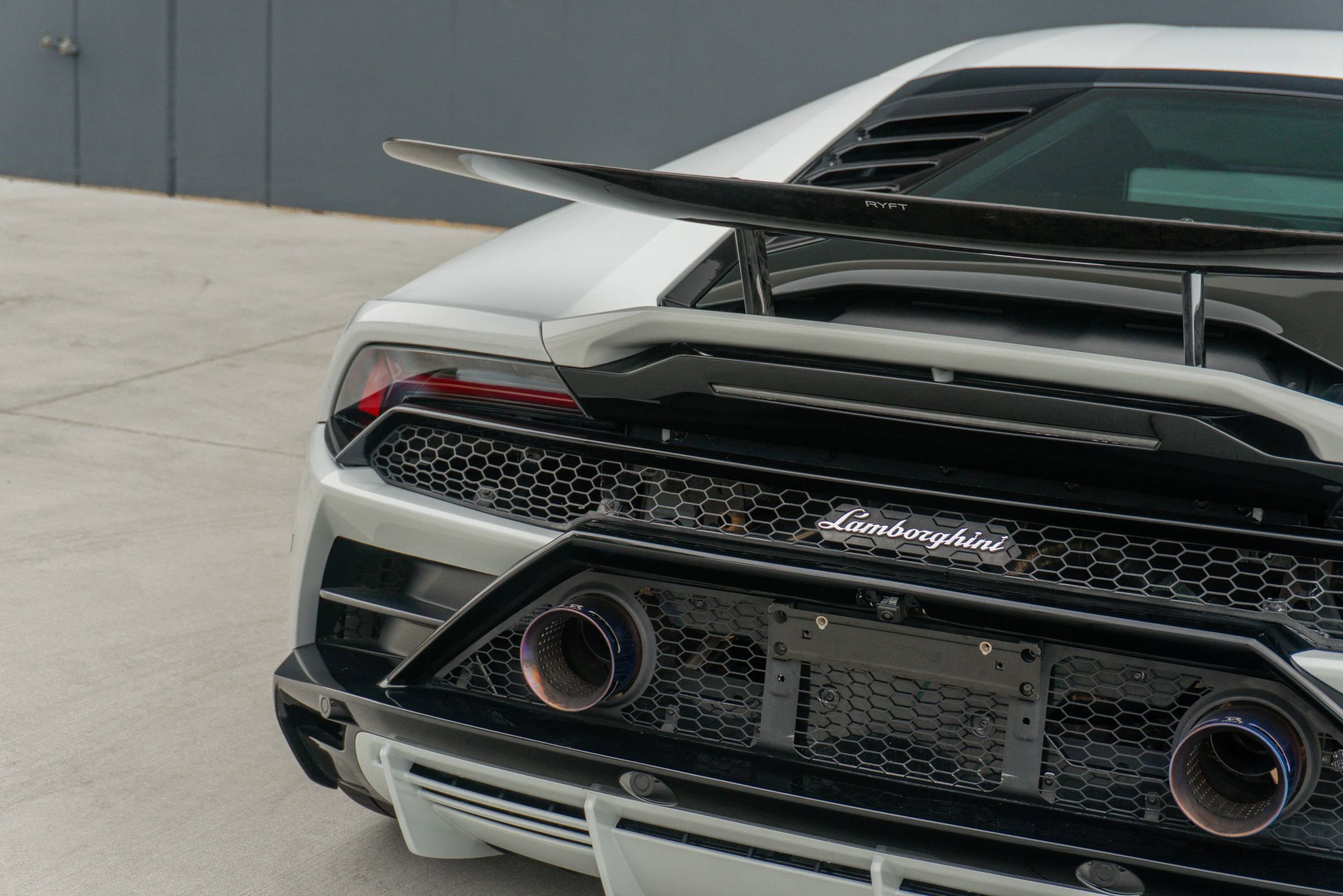 Used 2020 Lamborghini Huracan EVO image 42