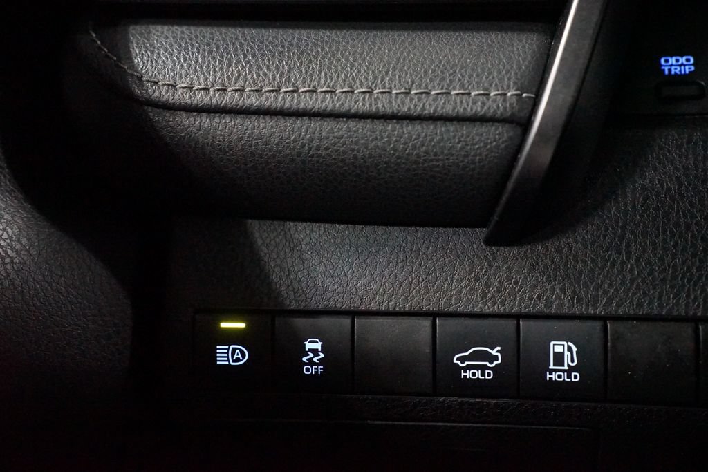 Used 2022 Toyota Camry SE FWD image 23