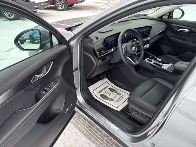 Used 2025 Buick Envision Preferred image 9