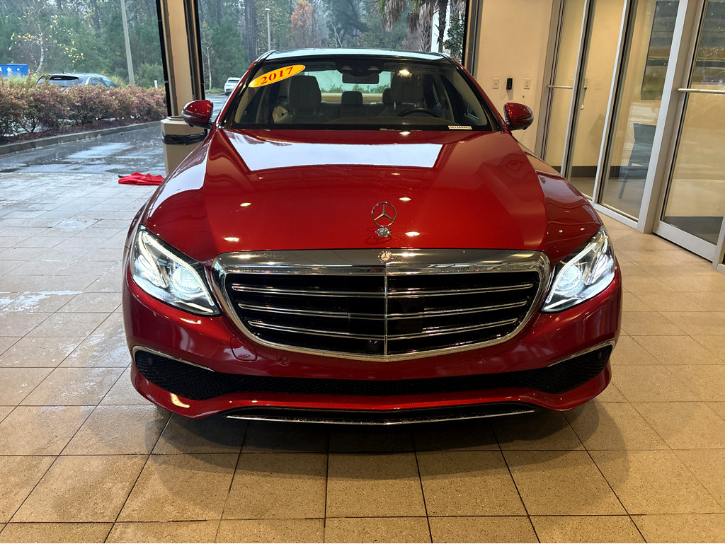Used 2017 Mercedes-Benz E 300 4MATIC image 2