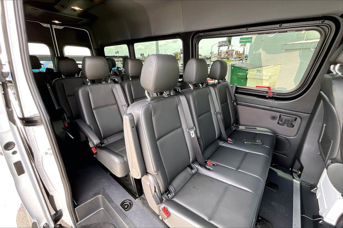 Used 2024 Mercedes-Benz Sprinter 2500 image 25