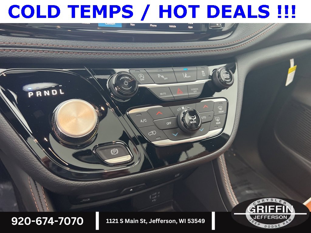 New 2026 Chrysler Pacifica Pinnacle w/ Trailer Tow Group image 24