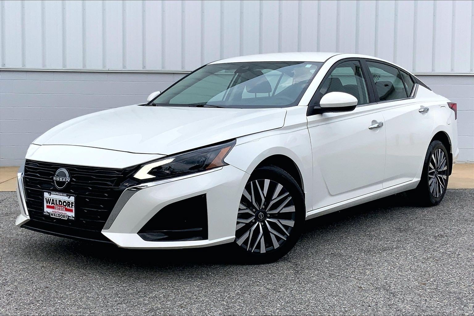 Used 2023 Nissan Altima 2.5 SV AWD/4WD image 2