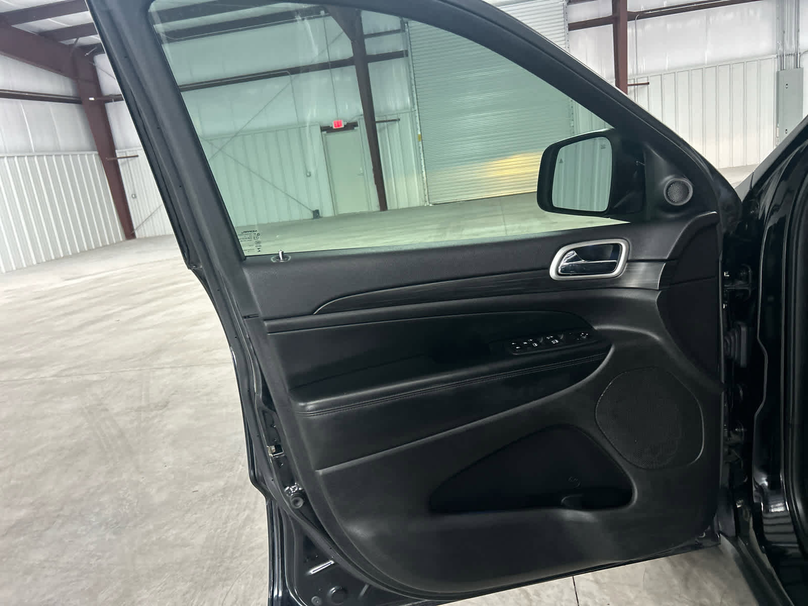Used 2019 Jeep Grand Cherokee Laredo RWD image 13