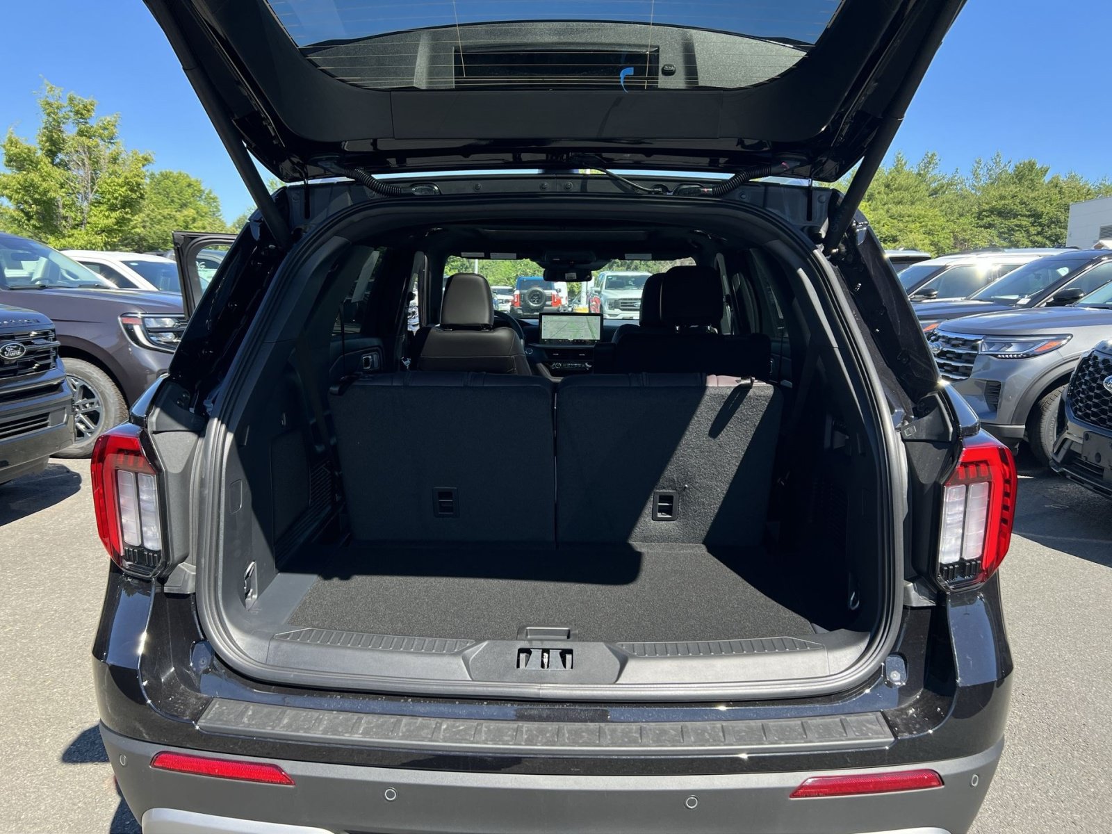 New 2026 Ford Explorer Platinum w/ LUX Leather Package AWD/4WD image 35
