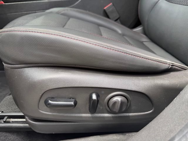 Used 2023 Chevrolet TrailBlazer RS AWD/4WD image 17