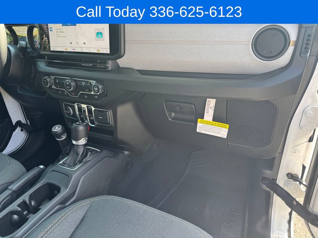 New 2025 Jeep Gladiator Sport AWD/4WD image 16