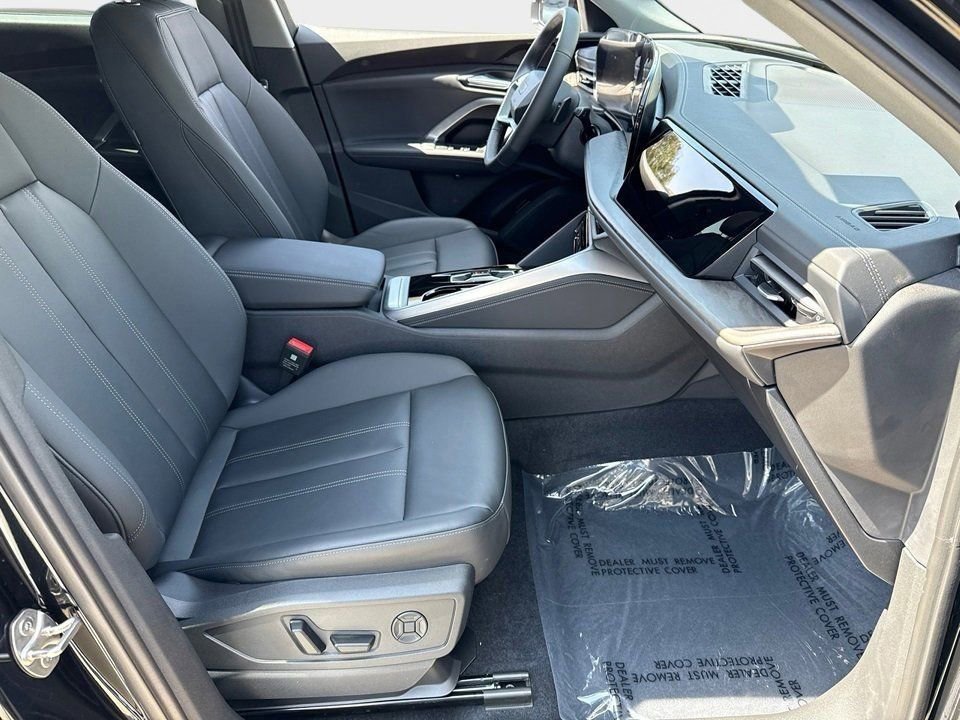 Certified 2025 Audi Q5 Premium w/ Convenience Package image 10