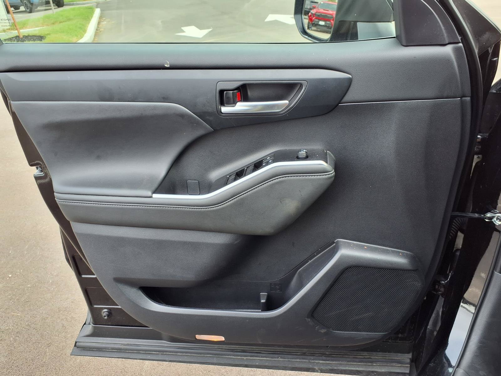 Certified 2026 Toyota Highlander XLE AWD/4WD image 18