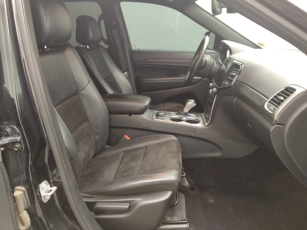Used 2020 Jeep Grand Cherokee Laredo w/ Quick Order Package 2BN North image 21
