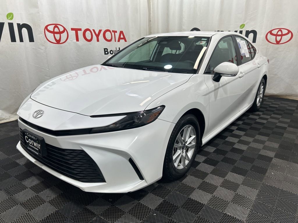Used 2025 Toyota Camry LE image 3