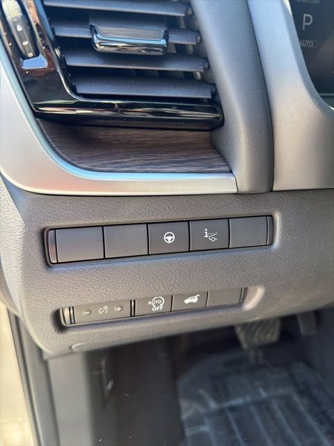 New 2026 Nissan Rogue Platinum AWD/4WD image 24