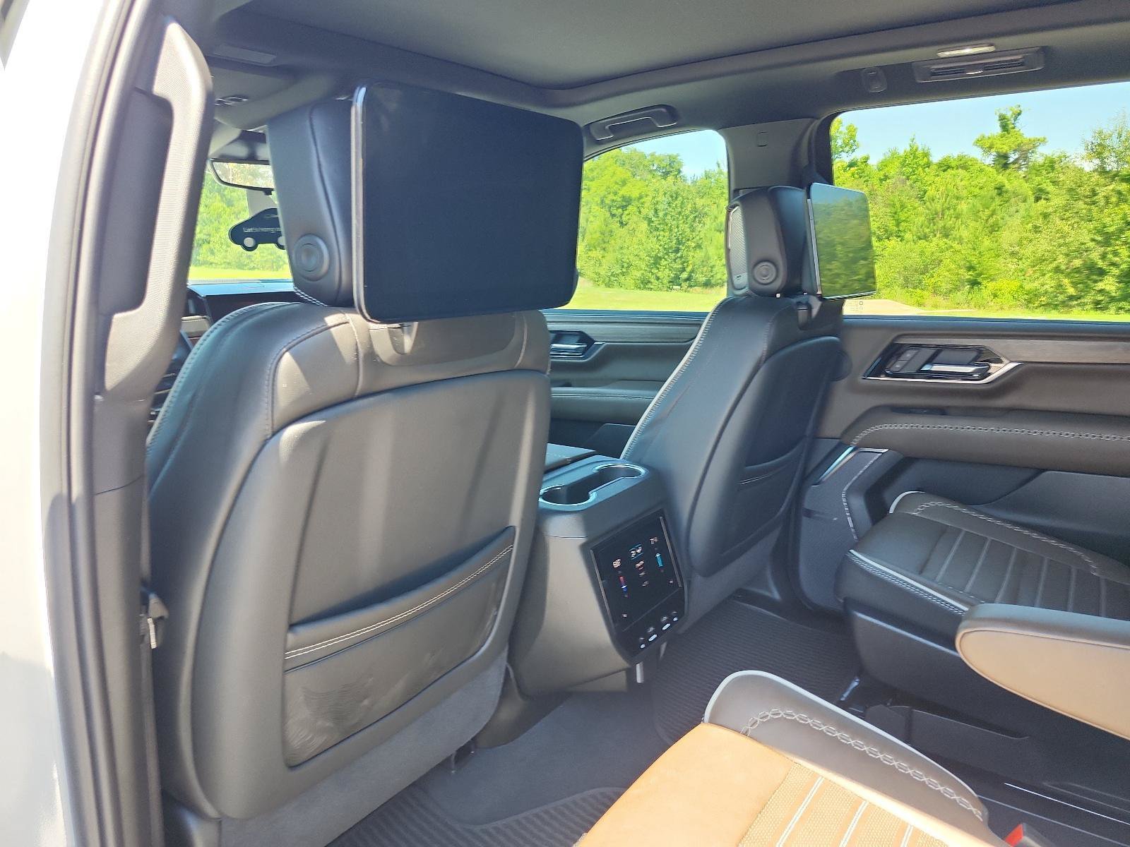 Certified 2025 GMC Yukon XL Denali Ultimate AWD/4WD image 14
