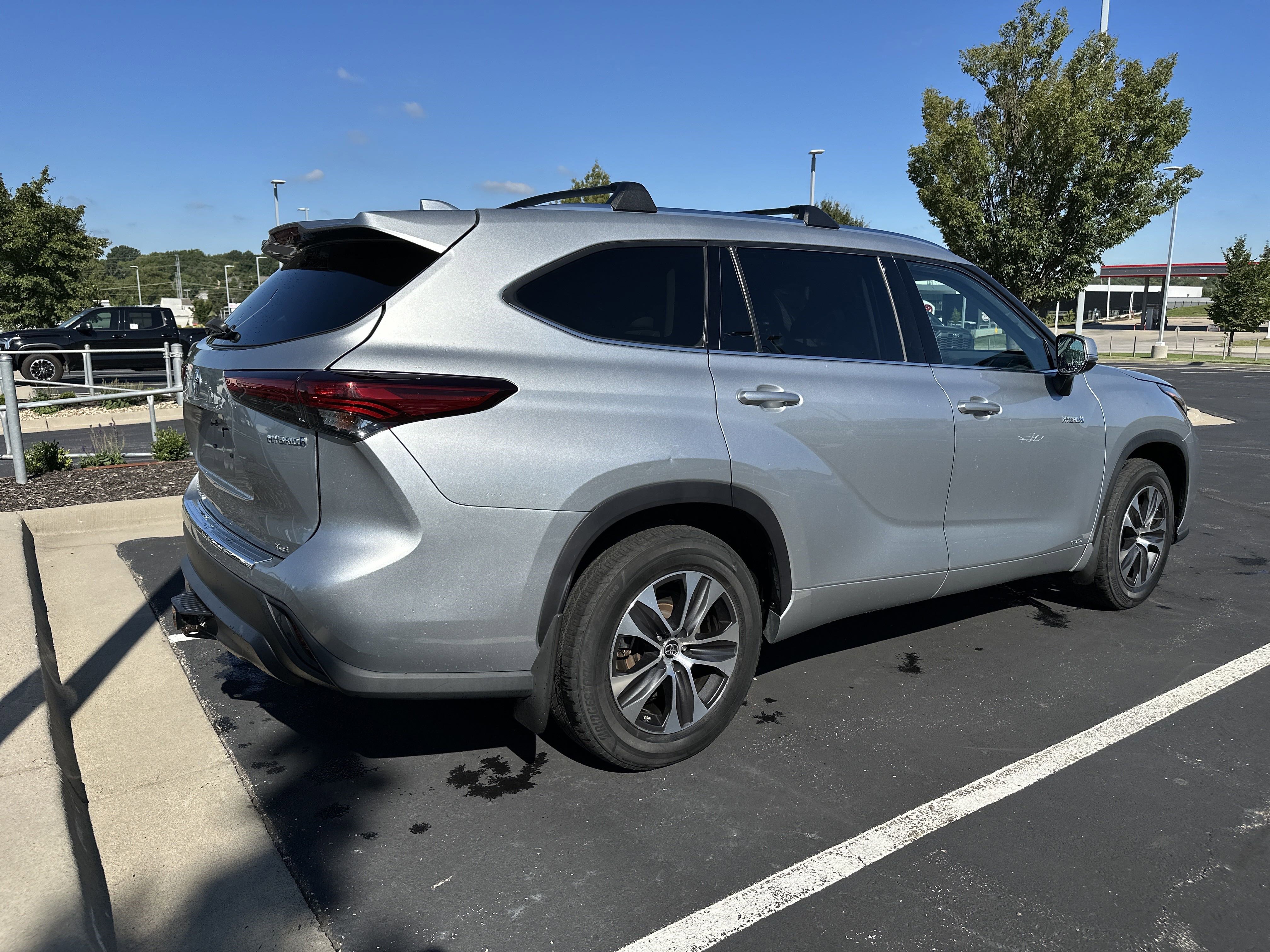 Certified 2020 Toyota Highlander XLE image 10