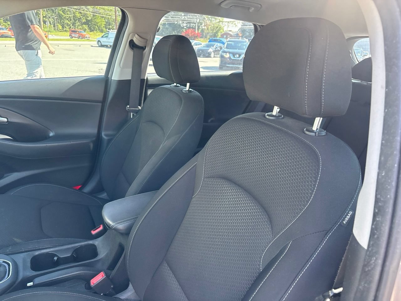 Used 2020 Hyundai Elantra GT FWD image 3