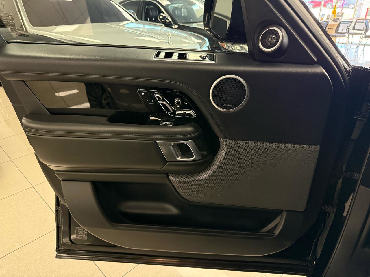 Used 2018 Land Rover Range Rover Supercharged AWD/4WD image 9