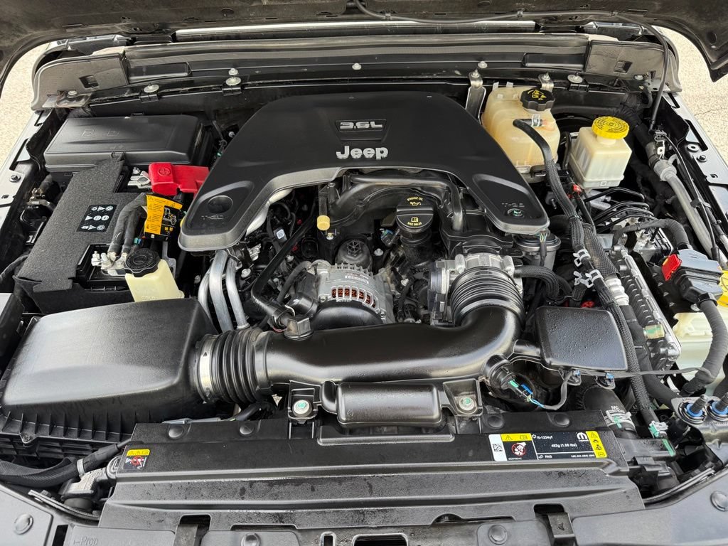 Used 2021 Jeep Gladiator Sport AWD/4WD image 28