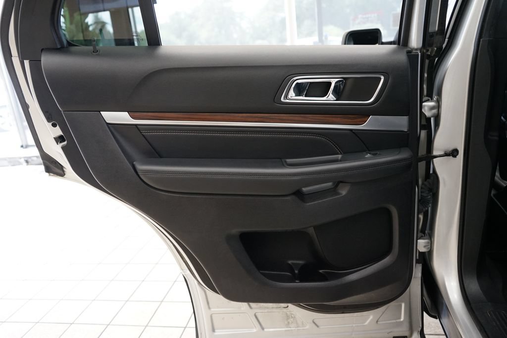 Used 2019 Ford Explorer Limited w/ Class III Trailer Tow Package AWD/4WD image 48