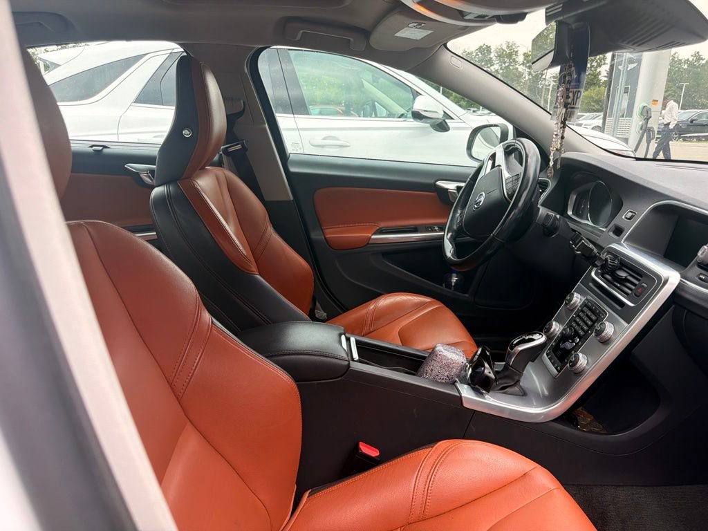 Used 2017 Volvo S60 T5 Inscription Platinum w/ Climate Package AWD/4WD image 45