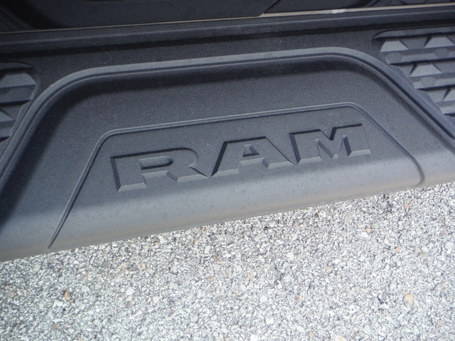 New 2026 RAM 1500 Express AWD/4WD image 12
