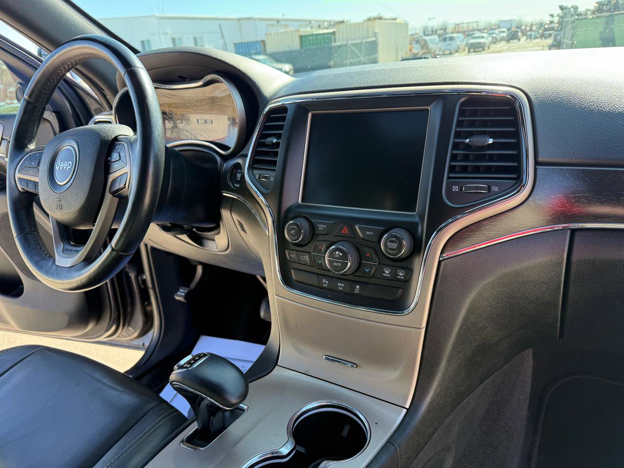 Used 2015 Jeep Grand Cherokee Limited image 28