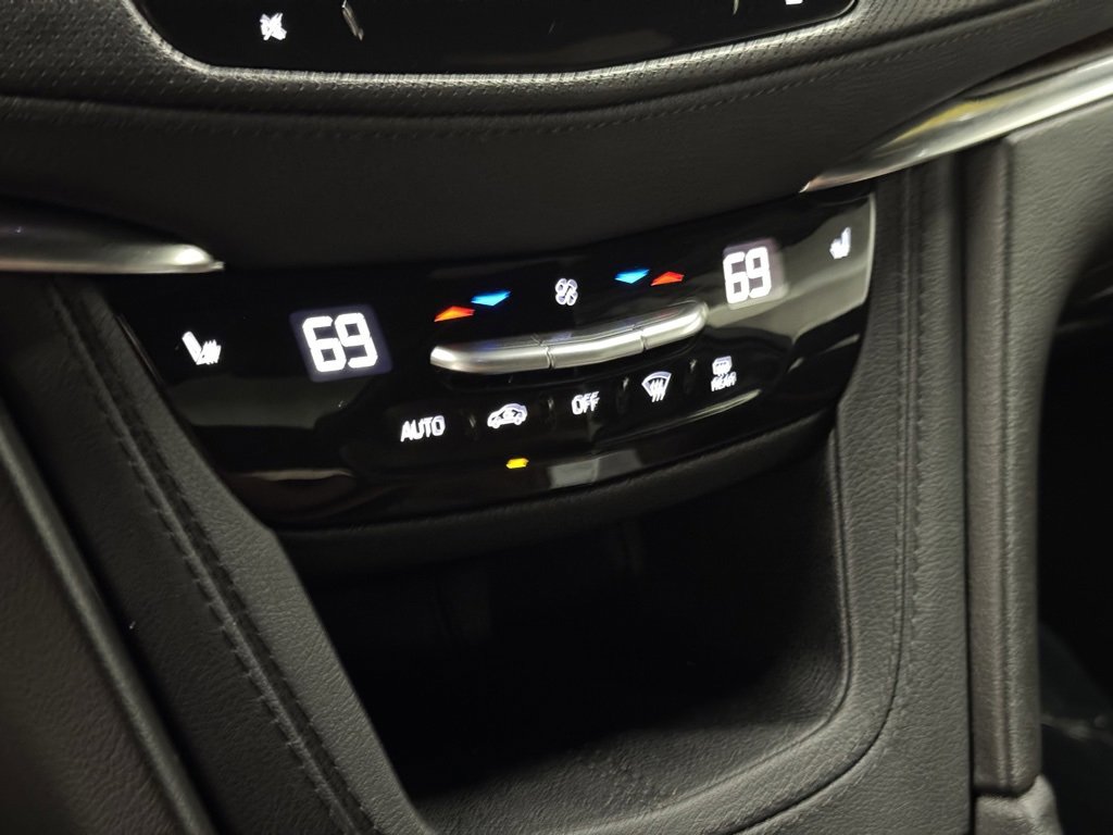 Used 2024 Cadillac XT5 Premium Luxury image 36