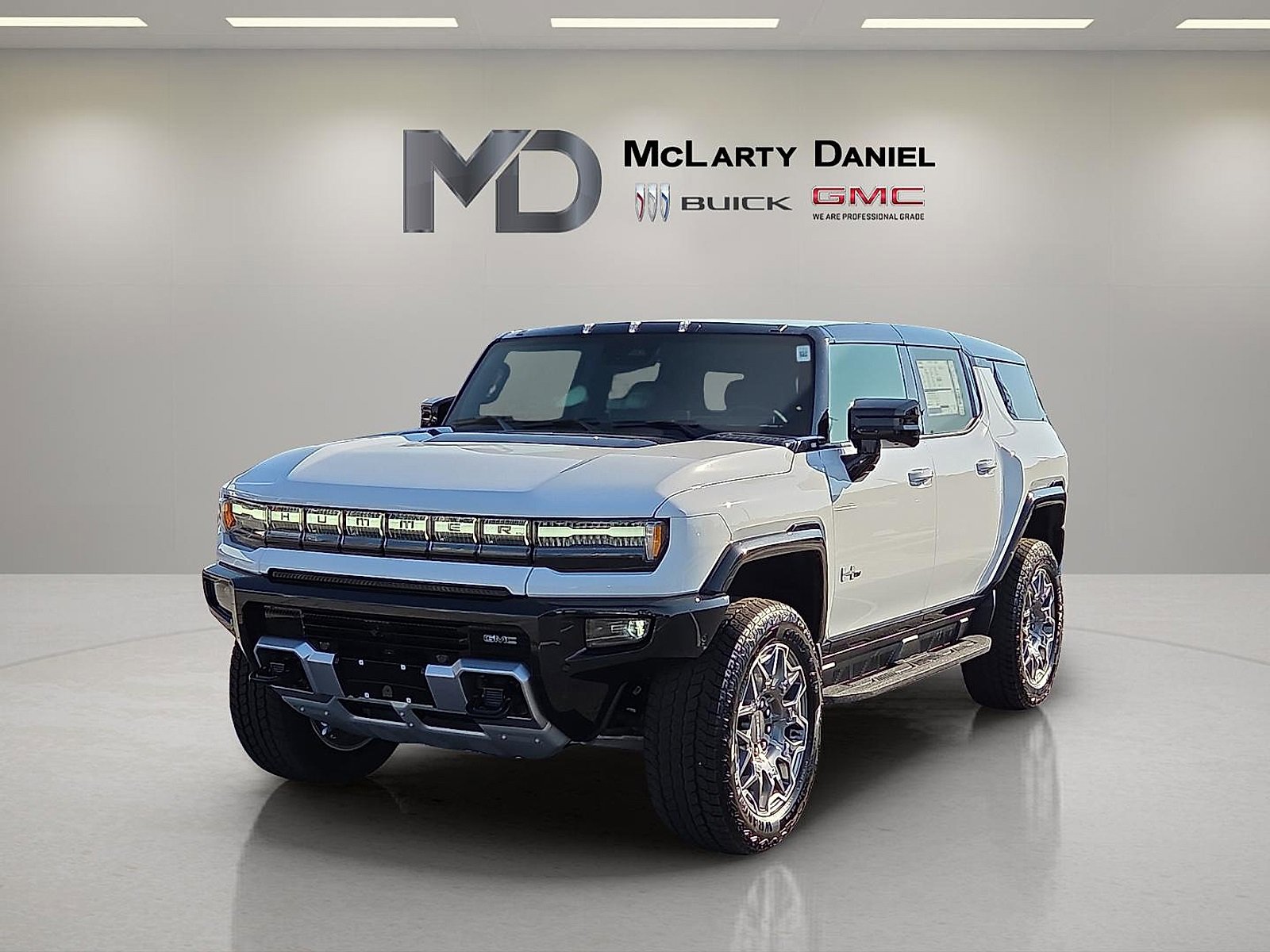 New 2026 GMC Hummer EV SUV image 2