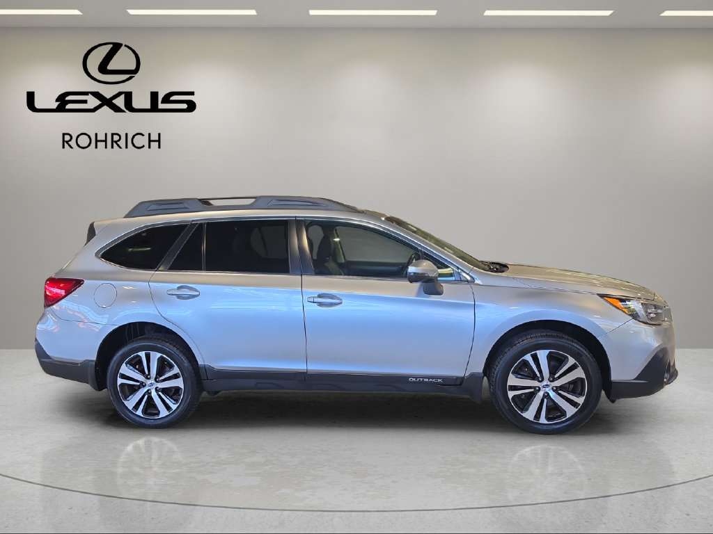 Used 2018 Subaru Outback 3.6R Limited AWD/4WD image 5