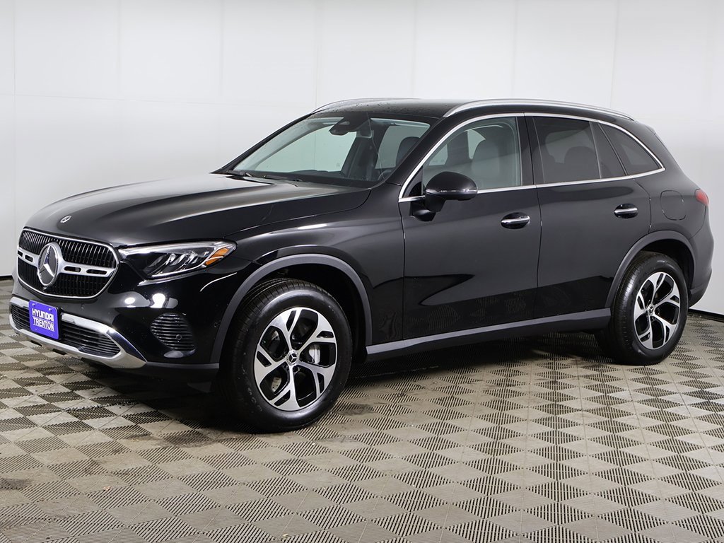 Used 2025 Mercedes-Benz GLC 350e 4MATIC image 8