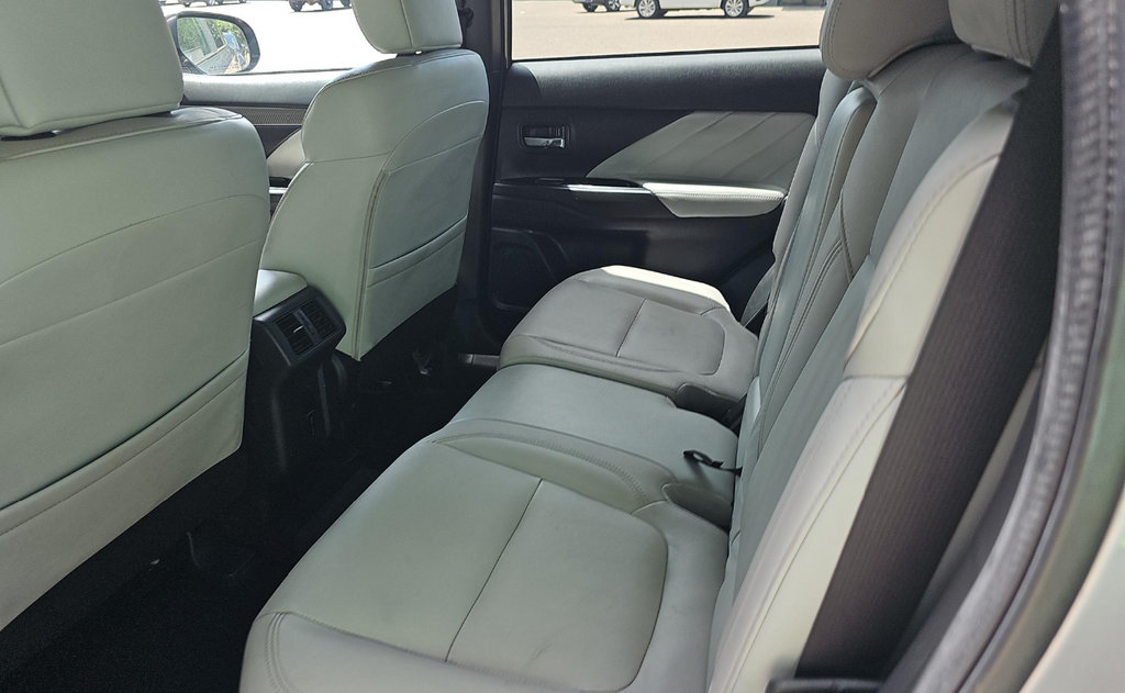 Used 2022 Mitsubishi Outlander LE AWD/4WD image 6