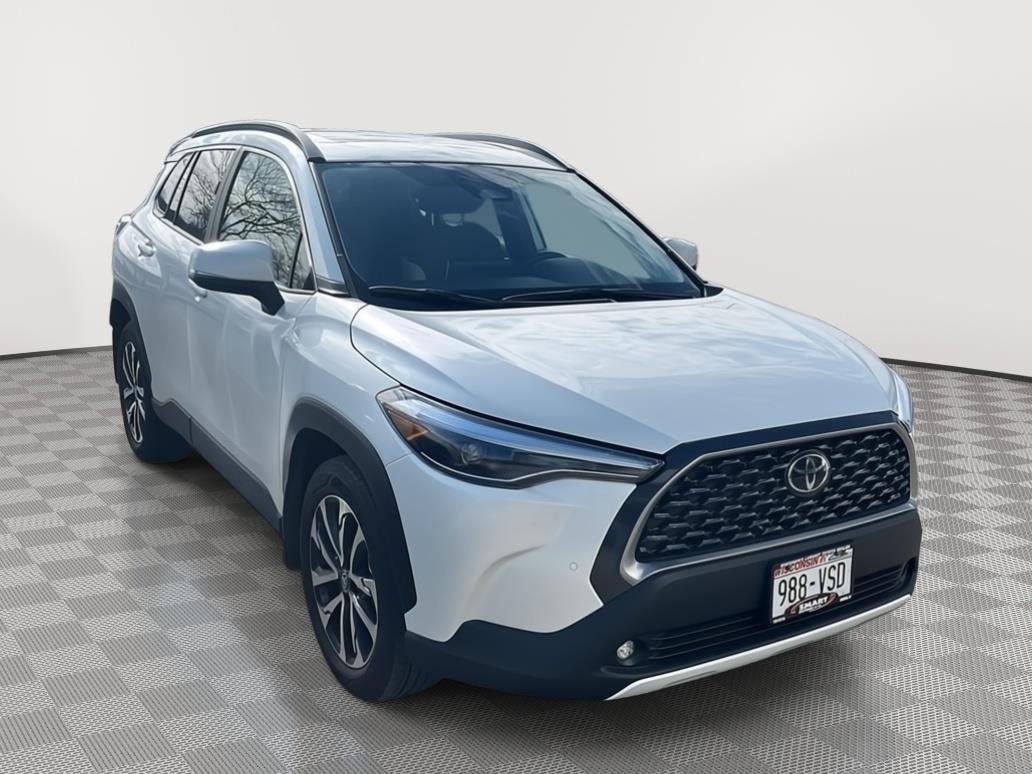 Used 2023 Toyota Corolla Cross XLE w/ Convenience Package image 5