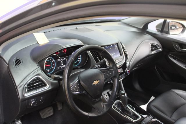 Used 2019 Chevrolet Cruze Premier FWD image 14