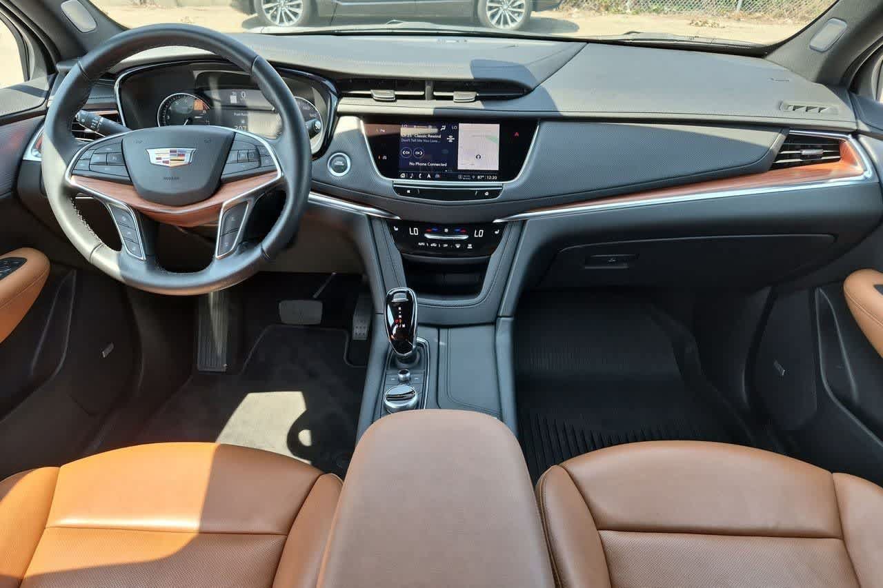 Used 2024 Cadillac XT5 Premium Luxury w/ LPO, Floor Liner Package AWD/4WD image 15