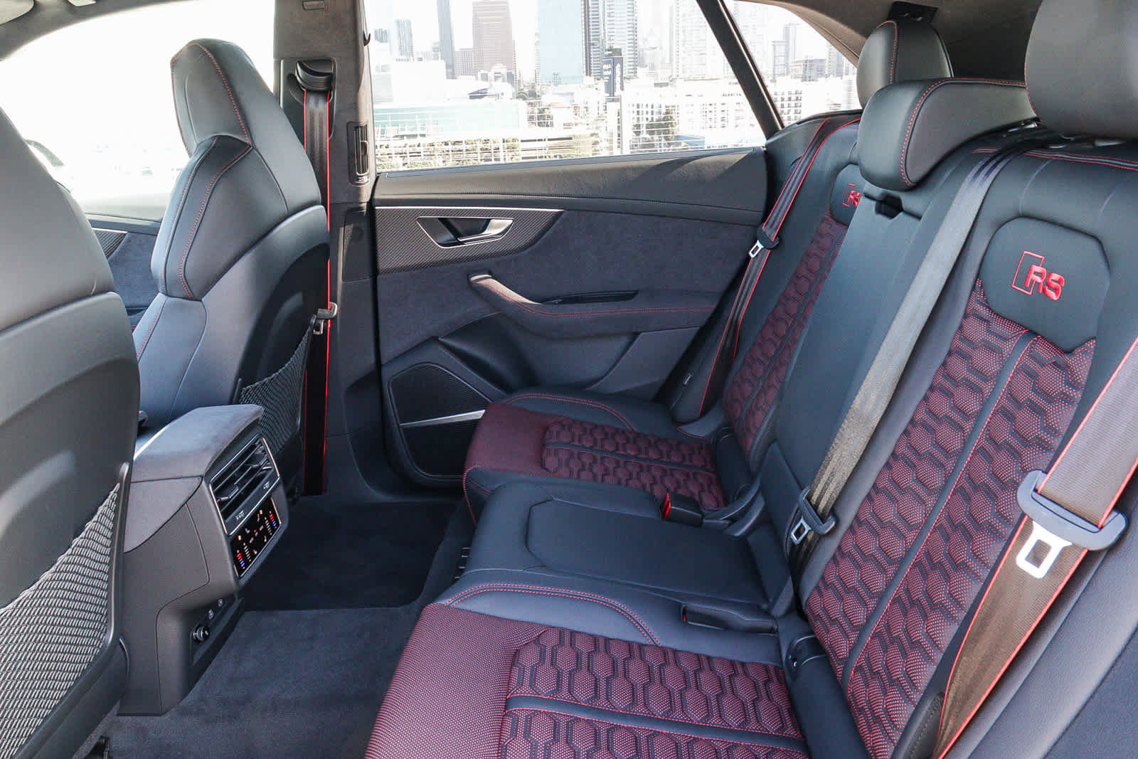 New 2025 Audi RS Q8 performance image 17