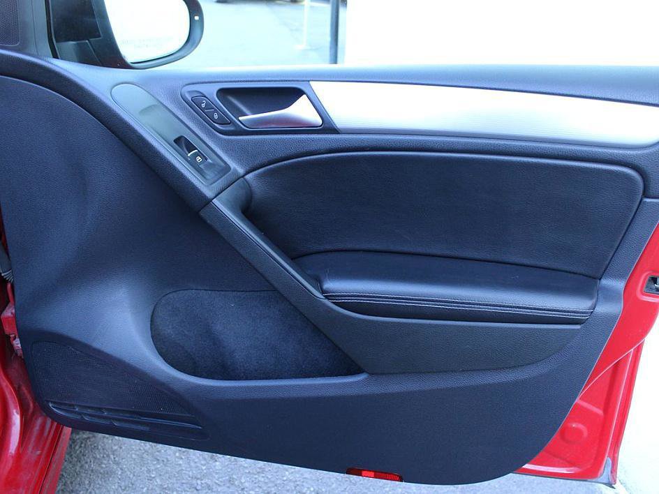 Used 2013 Volkswagen Golf R 4-Door image 23