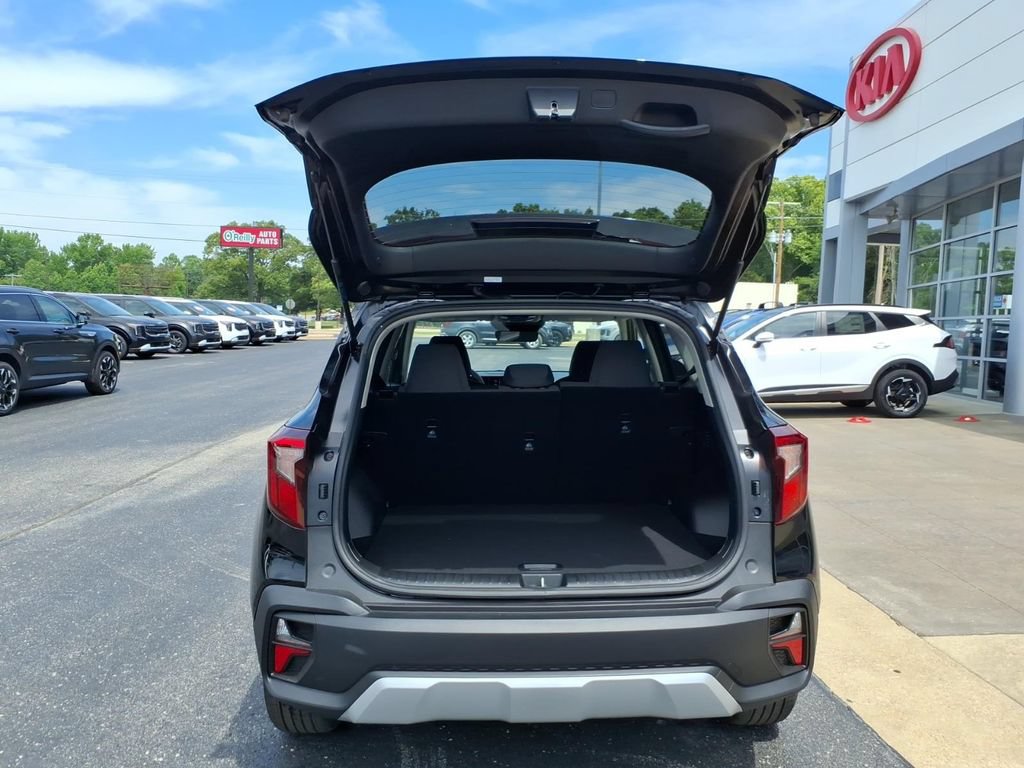New 2026 Kia Seltos LX FWD image 6