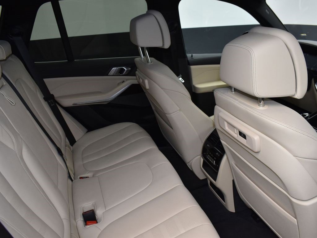 Used 2021 BMW X5 xDrive40i w/ Premium Package 2 image 19