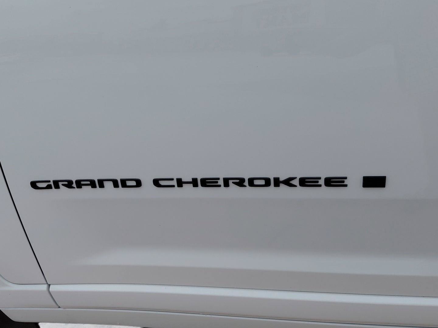 New 2026 Jeep Grand Cherokee Limited AWD/4WD image 24
