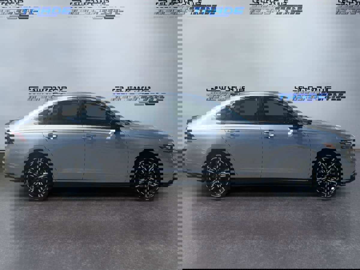 Used 2023 Honda Accord Sport image 4