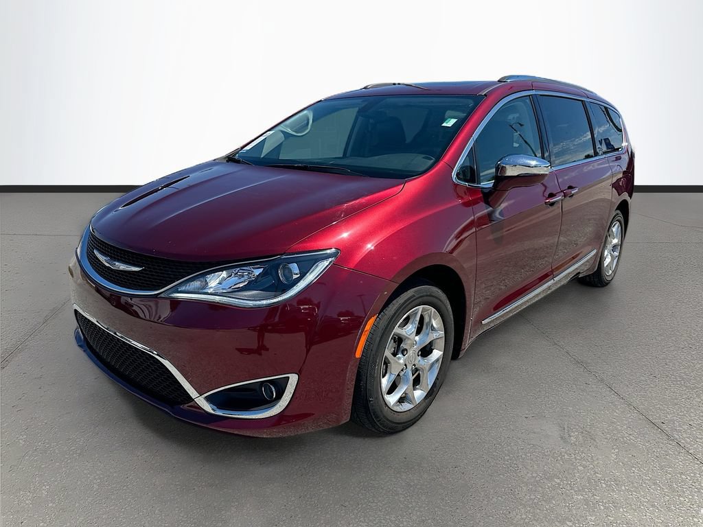 Used 2017 Chrysler Pacifica Limited w/ UConnect Theater Package FWD image 3