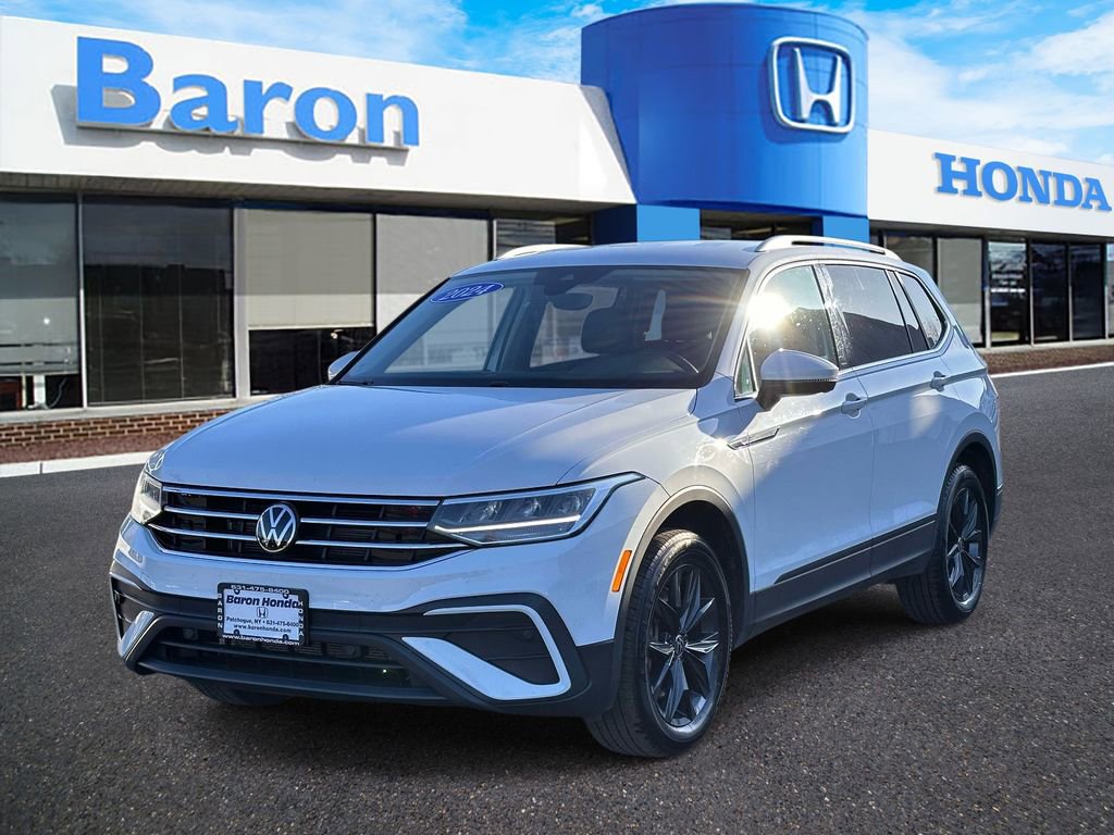 Used 2024 Volkswagen Tiguan Wolfsburg Edition FWD image 2