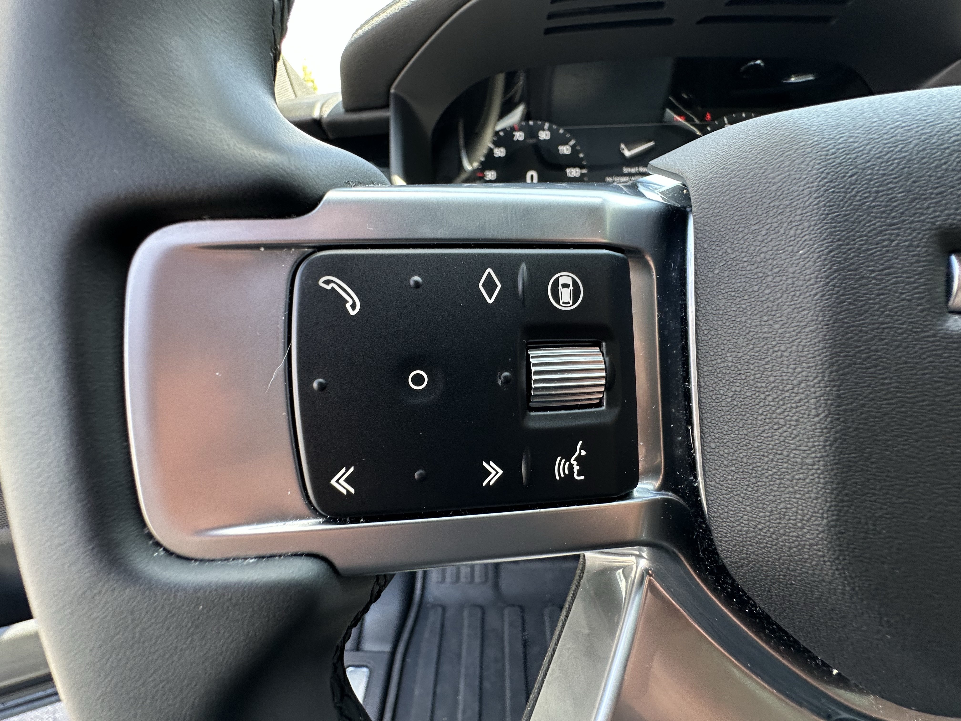 Used 2025 Land Rover Discovery S AWD/4WD image 19