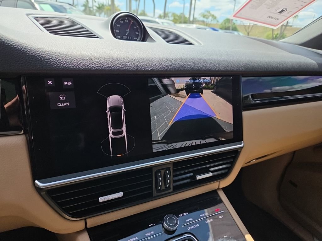 Used 2021 Porsche Cayenne Coupe image 4