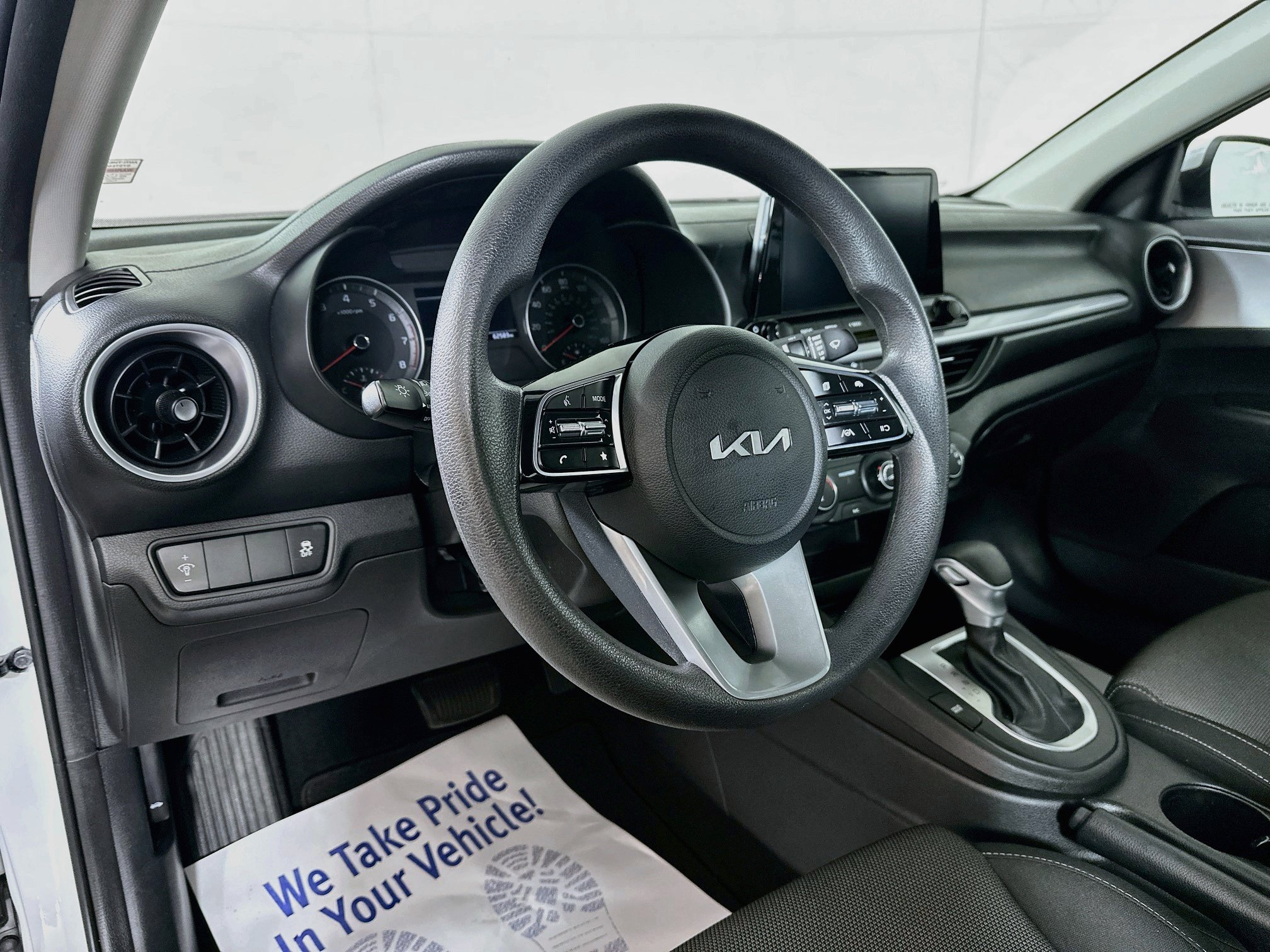 Certified 2023 Kia Forte LXS FWD image 9