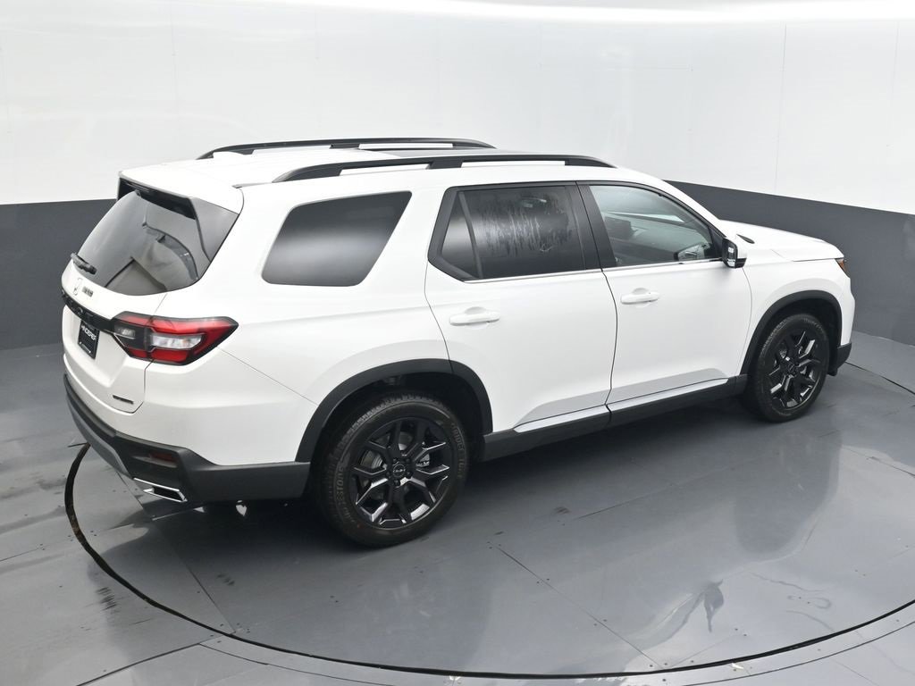 New 2025 Honda Pilot Touring image 21