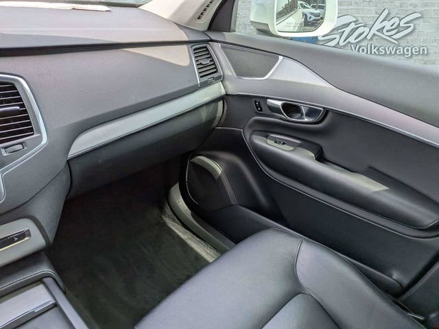 Used 2021 Volvo XC90 T5 Momentum w/ Protection Package Premier FWD image 18