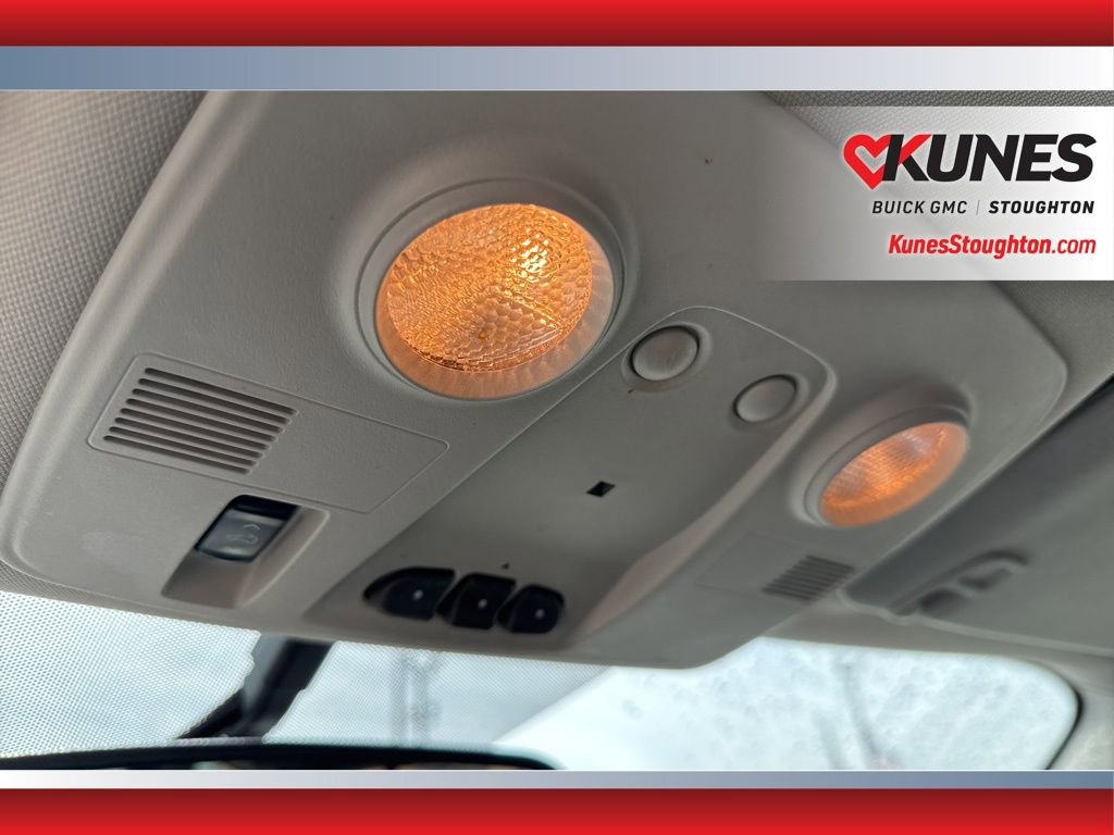 Used 2015 Chevrolet Traverse LT image 31