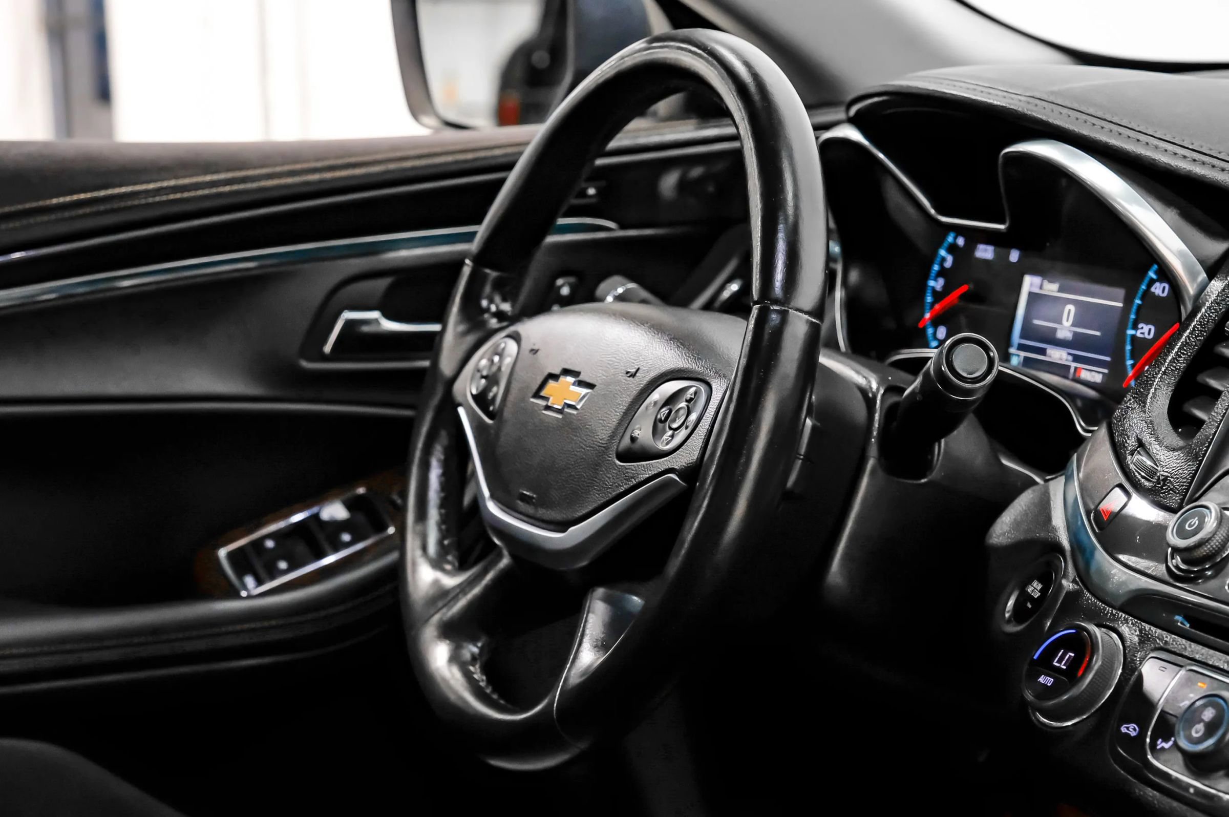 Used 2015 Chevrolet Impala LTZ image 12