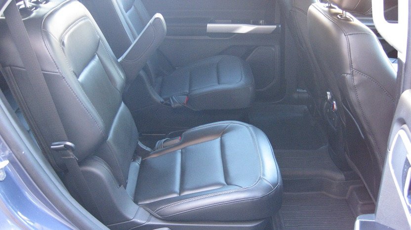 Used 2021 Ford Explorer XLT w/ Equipment Group 202A AWD/4WD image 15