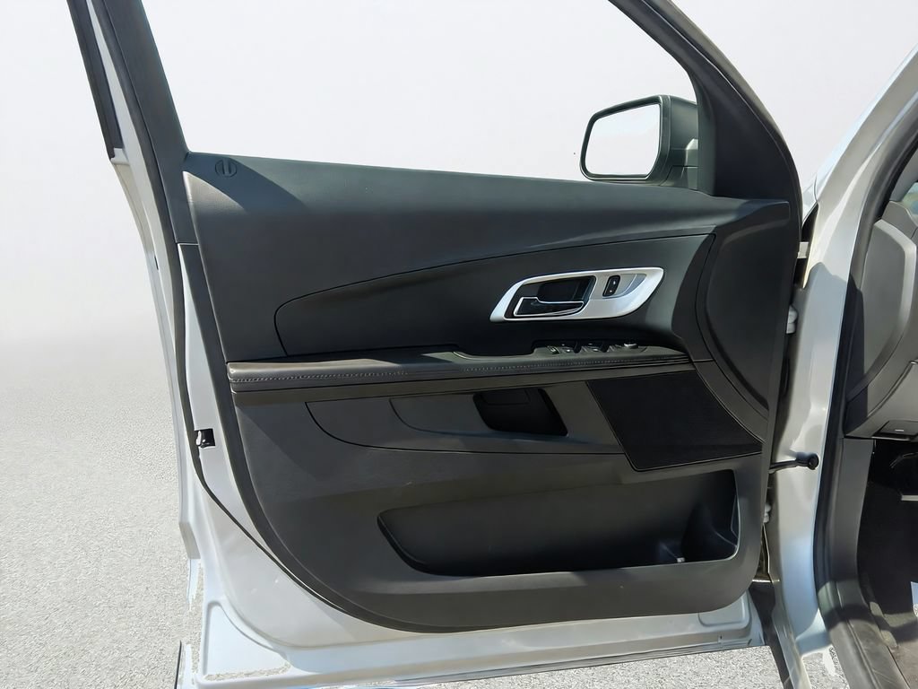 Used 2017 Chevrolet Equinox LS FWD image 17